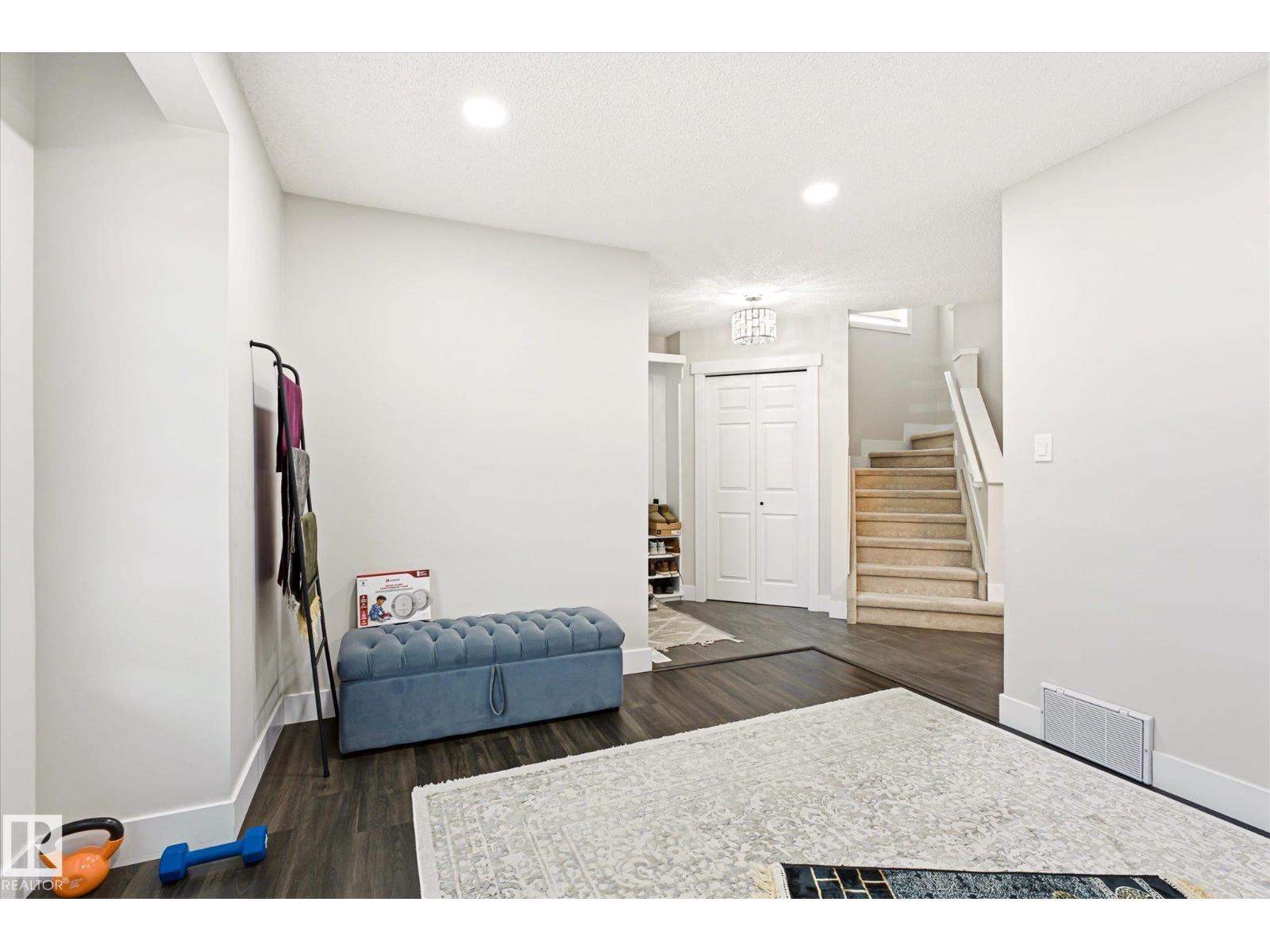 4317 152 AV NW - 10