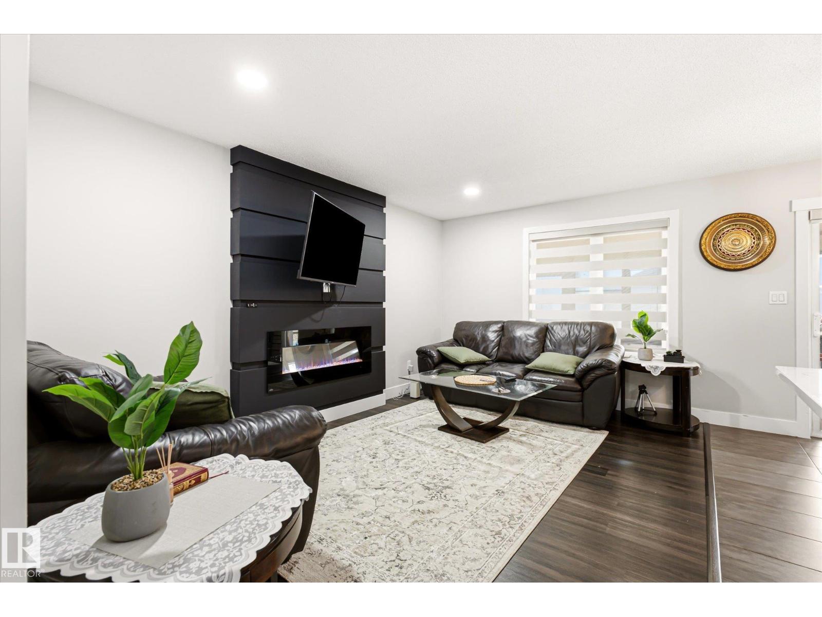 4317 152 AV NW - 11