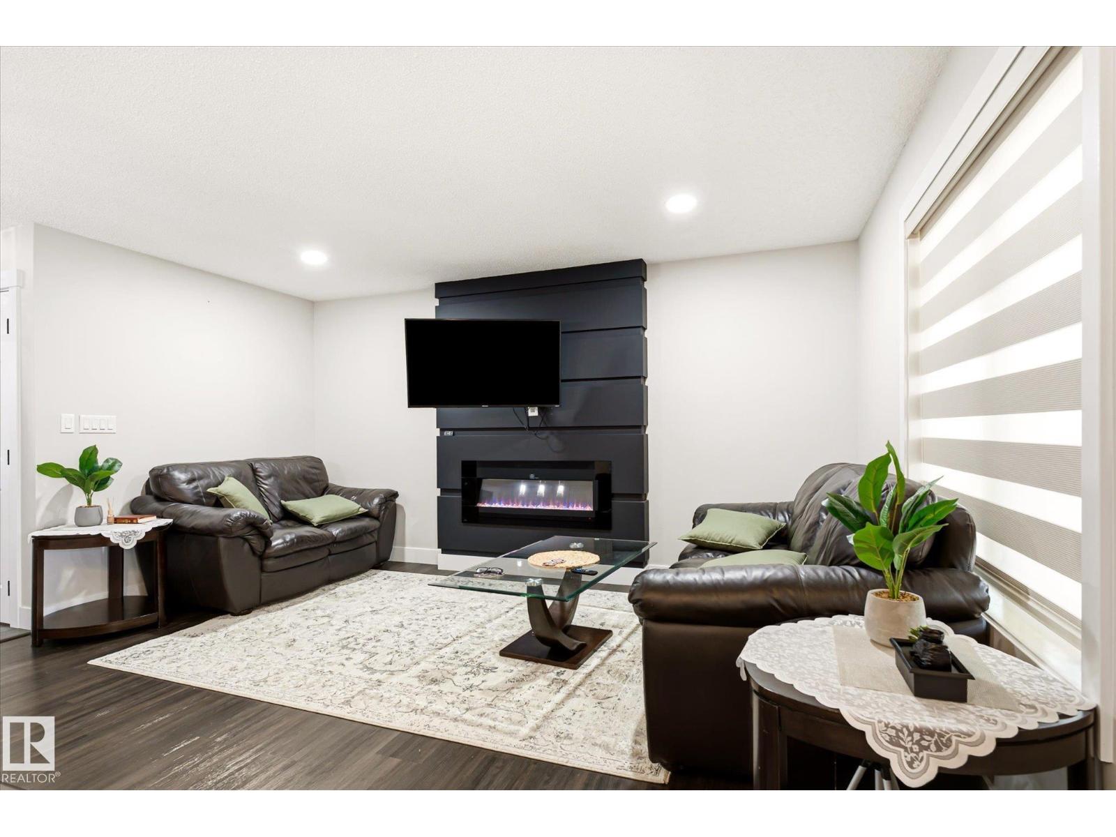 4317 152 AV NW - 12