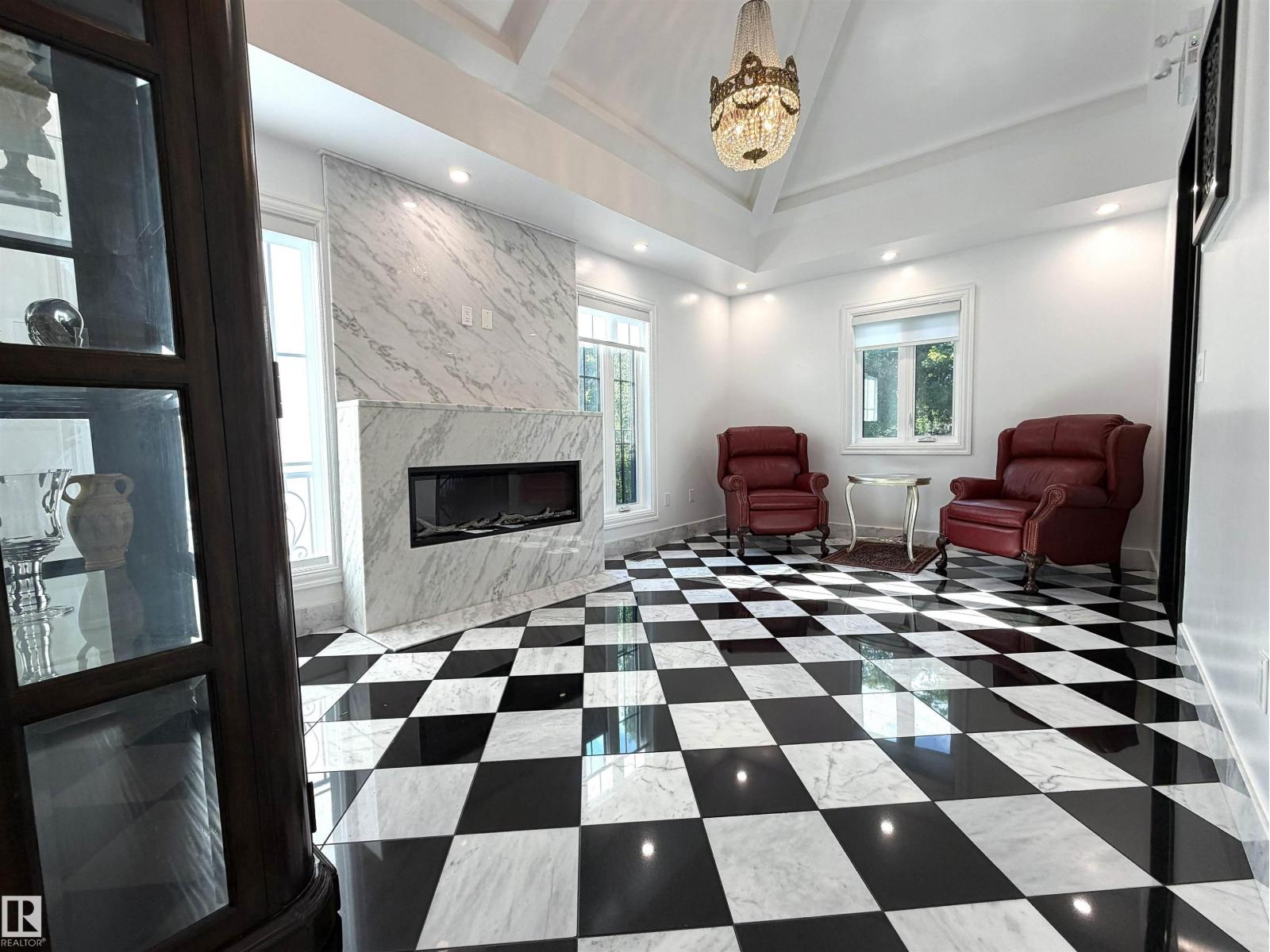 11833 102 AV NW - Image 14