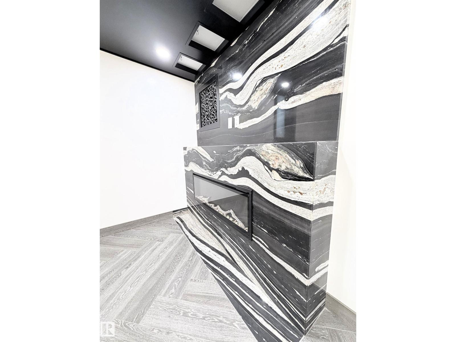 11833 102 AV NW - Image 30