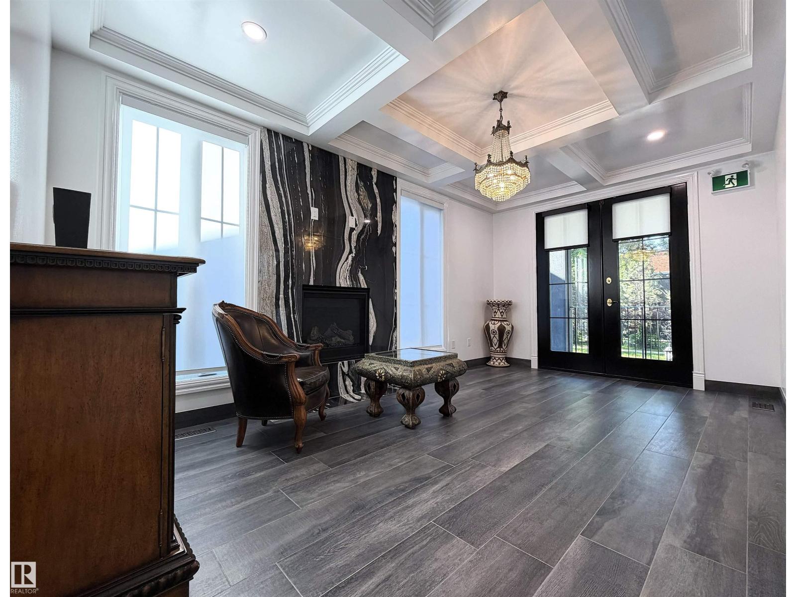 11833 102 AV NW, Wîhkwêntôwin, Edmonton photo 3
