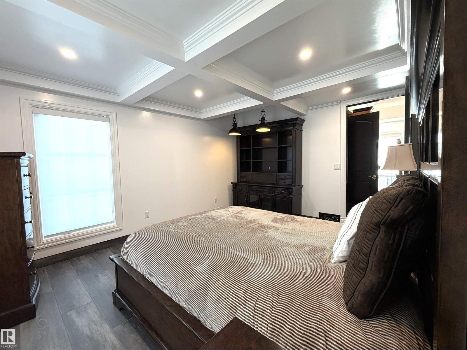 11833 102 AV NW - Image 7