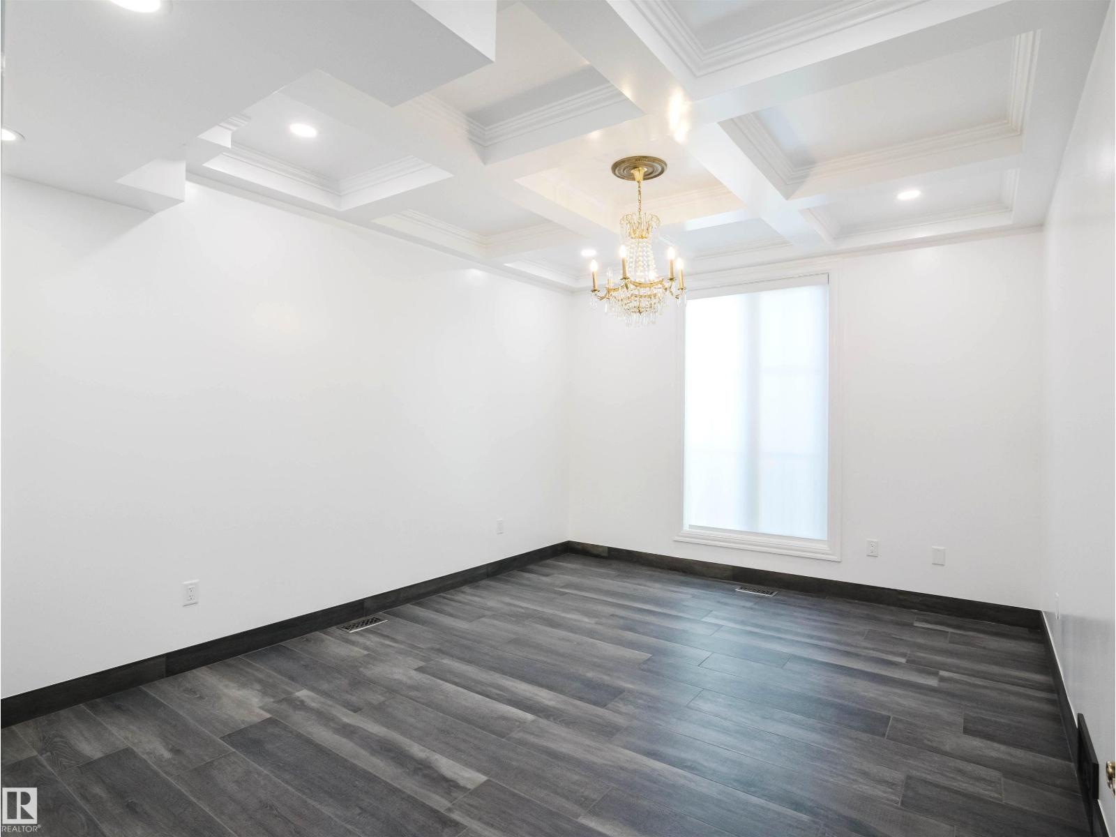 11833 102 AV NW - Image 15