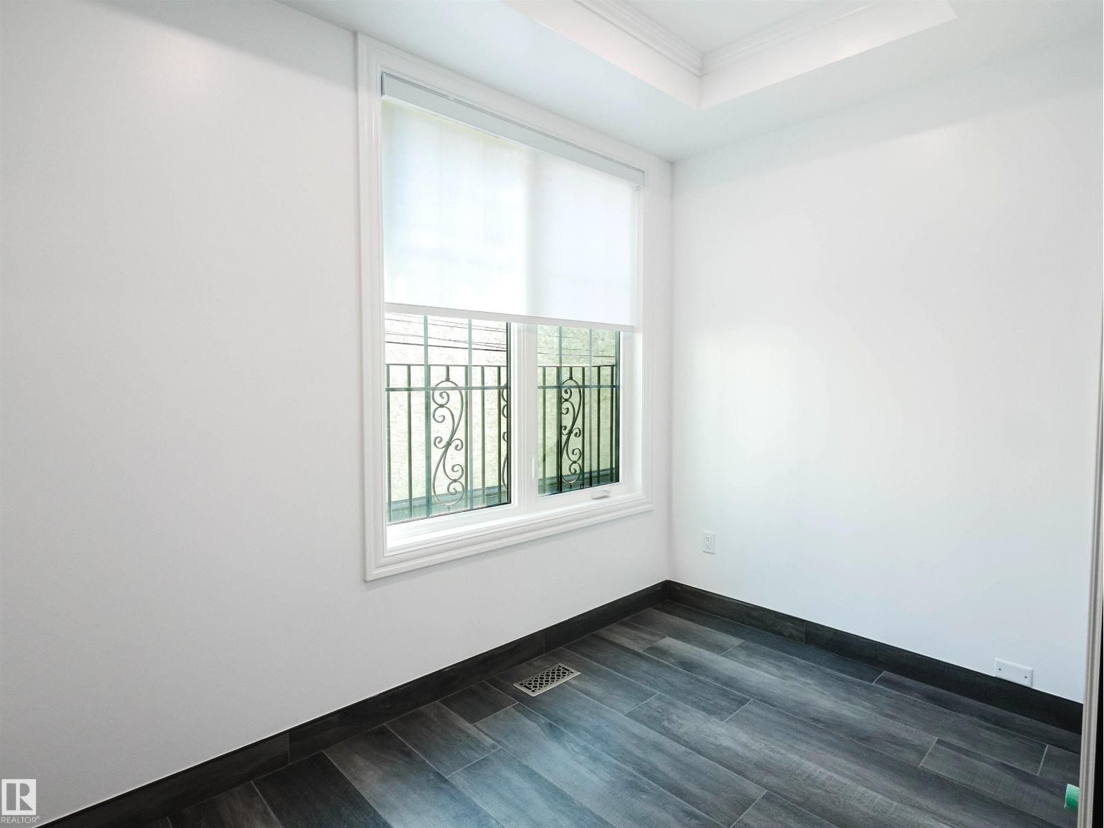 11833 102 AV NW - Image 35