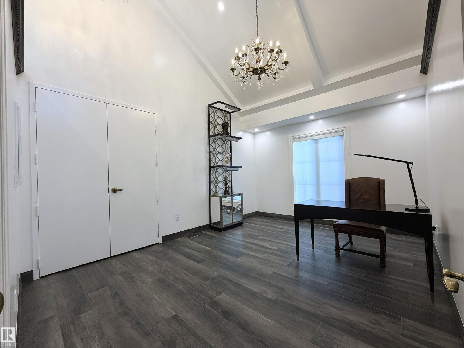 11833 102 AV NW - Image 34