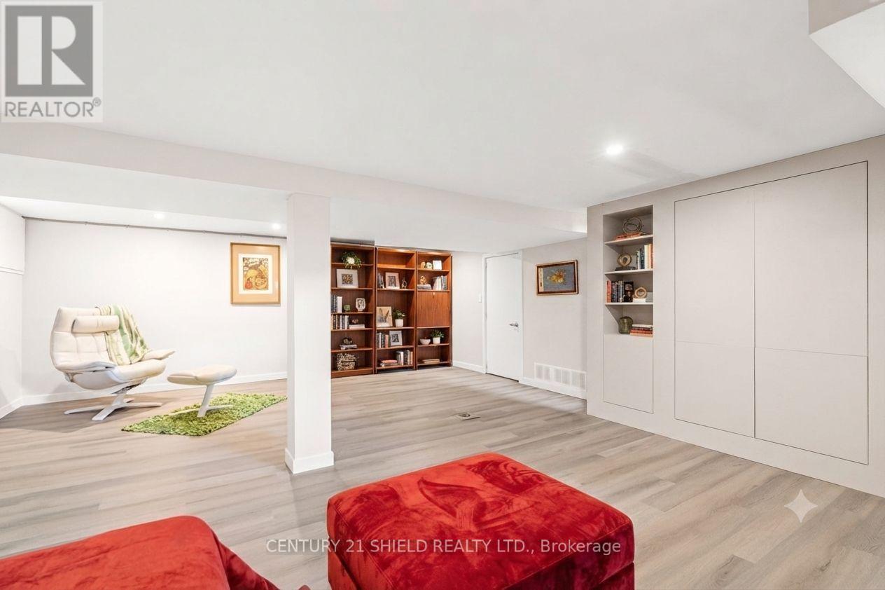1019 OSBORNE AVENUE - 34