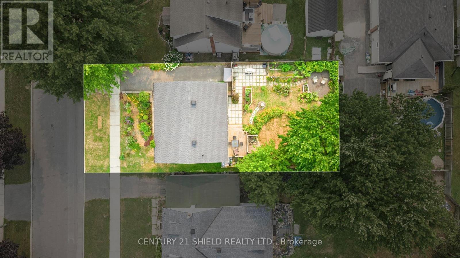 1019 OSBORNE AVENUE - 35
