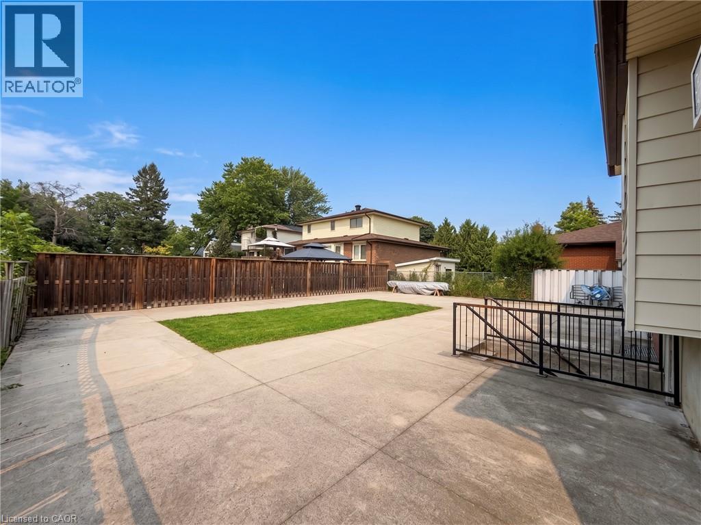 84 AMHERST Drive - 4