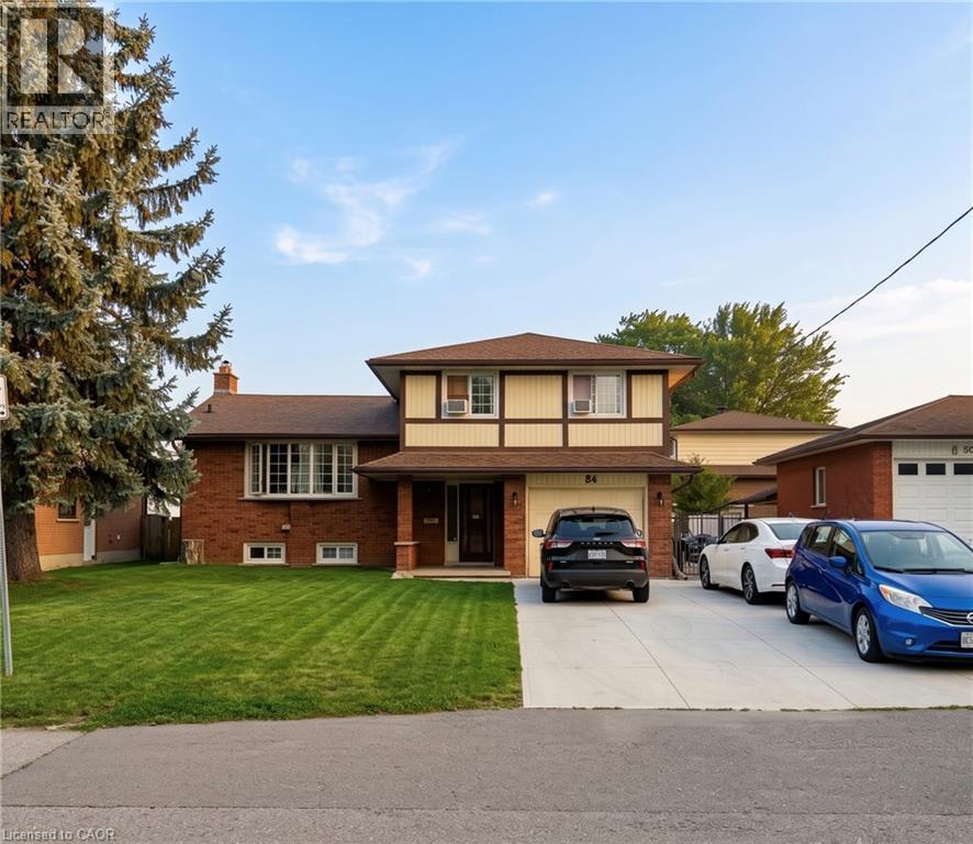 84 AMHERST Drive - 1