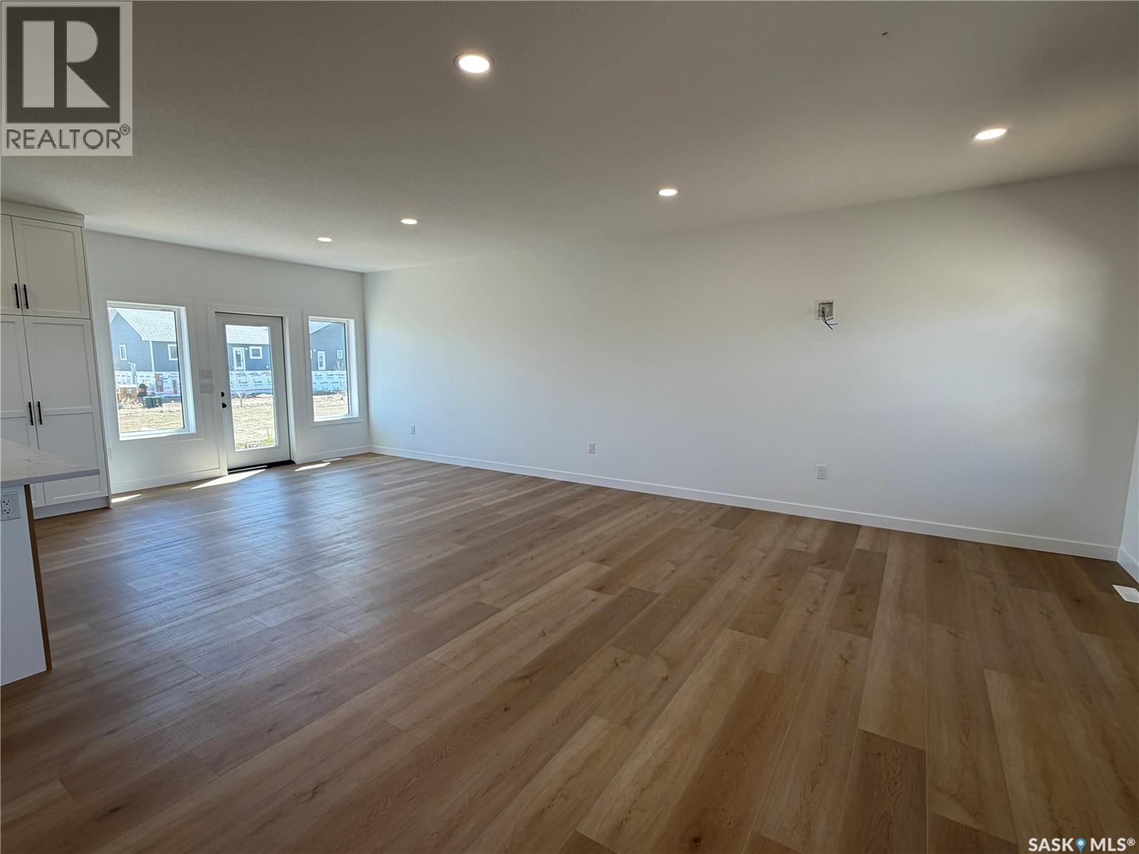 110 Lakewood DRIVE - 8