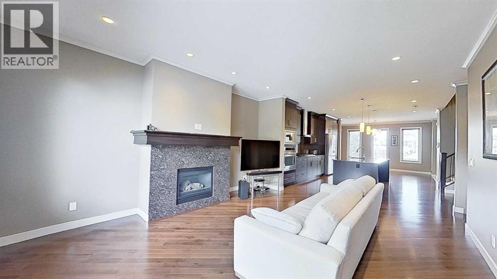 249 18 Avenue NE - 10