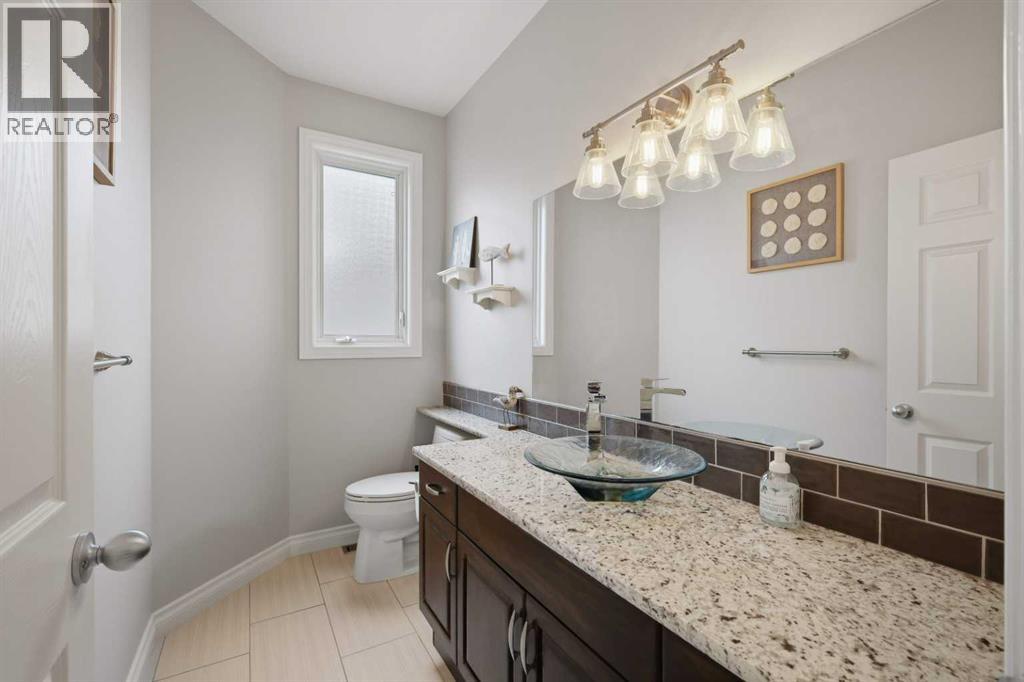 Listing photo – 85 Grand Ave, Norglenwold