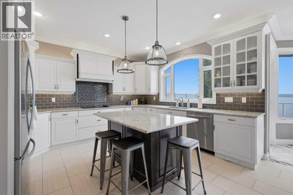 Listing photo – 85 Grand Ave, Norglenwold