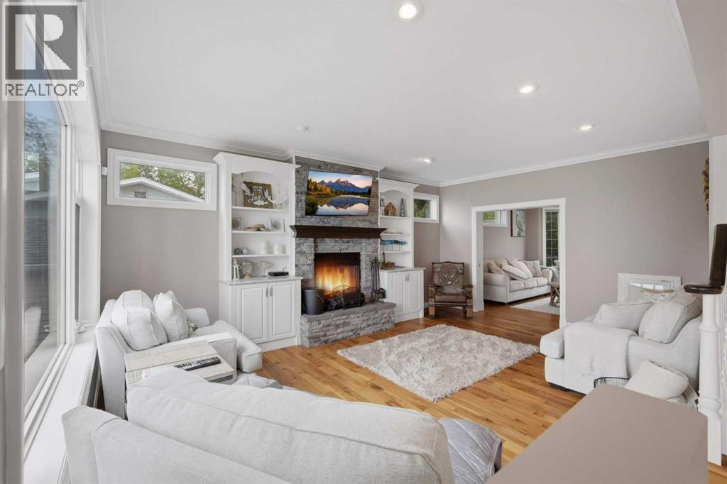 Listing photo – 85 Grand Ave, Norglenwold