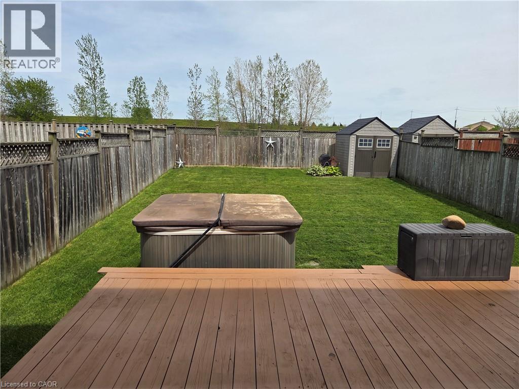 569 ALBERTA Avenue N - 25