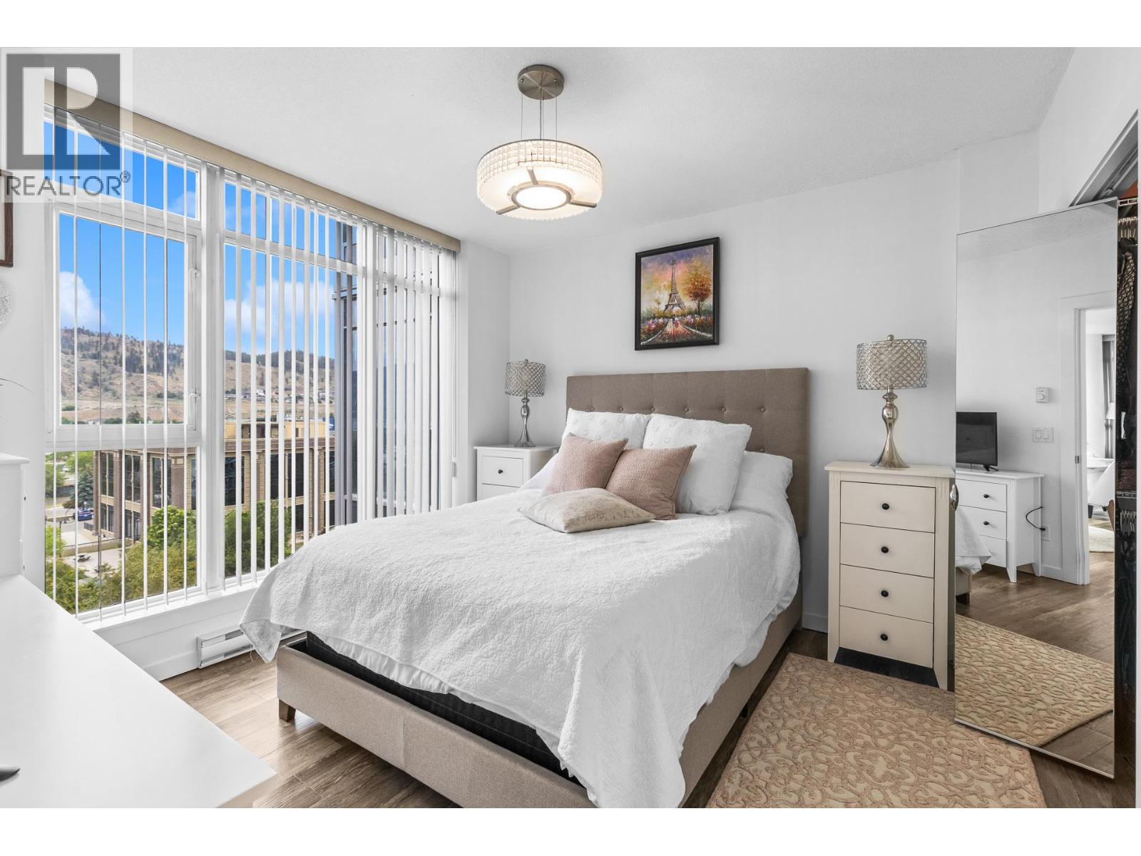 #702 1075 Sunset Drive - 19