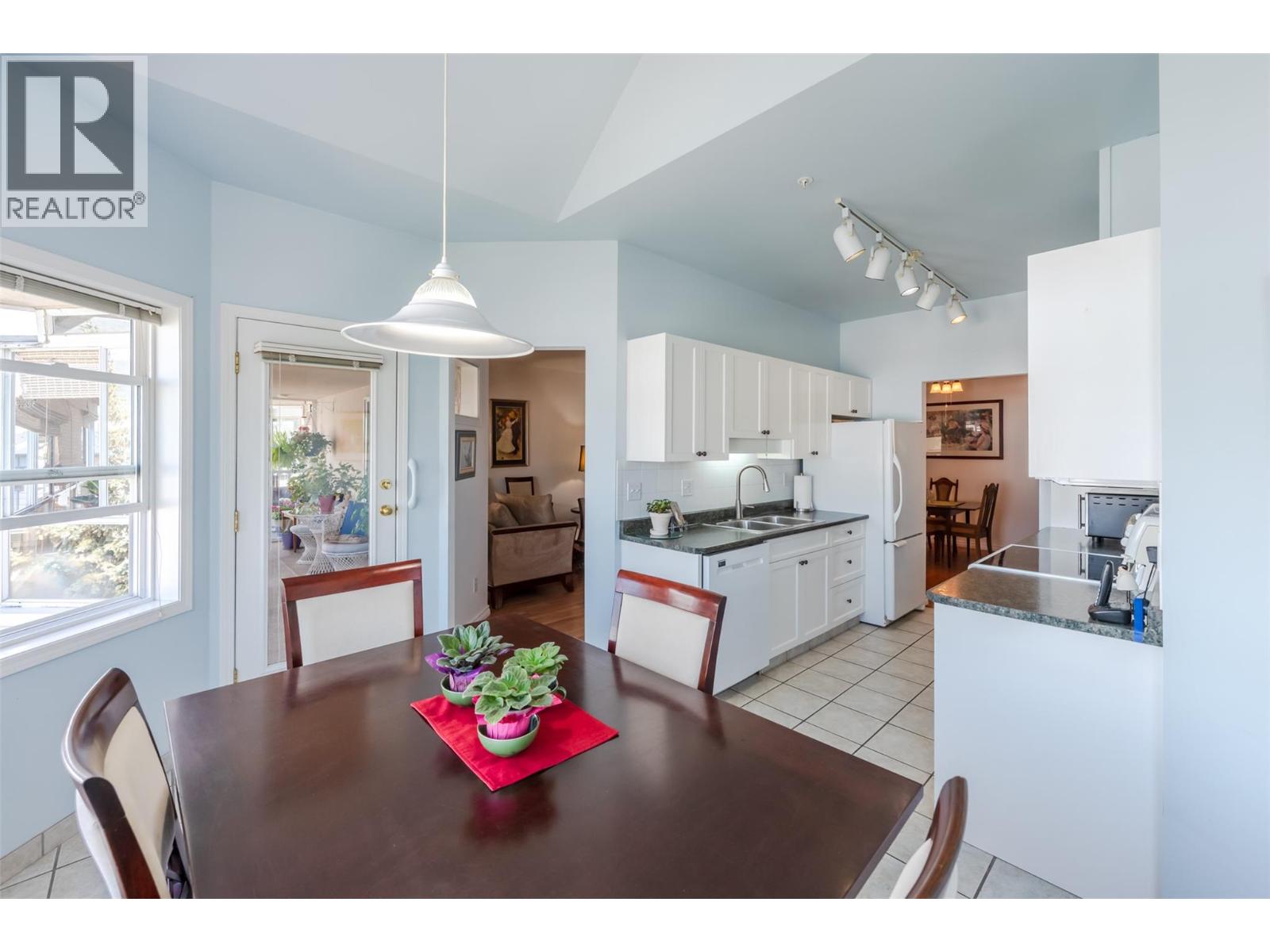 #408 254 Scott Avenue - 9