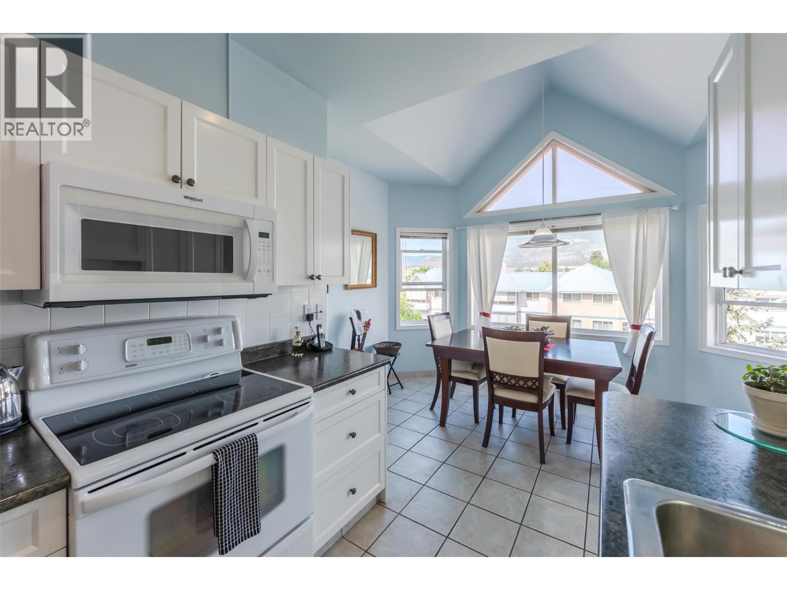 408 254 Scott Avenue, Penticton