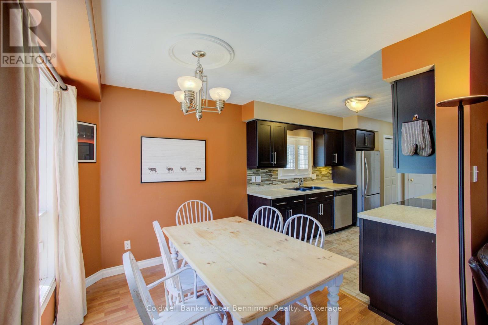 737 MACKENDRICK DRIVE - 10