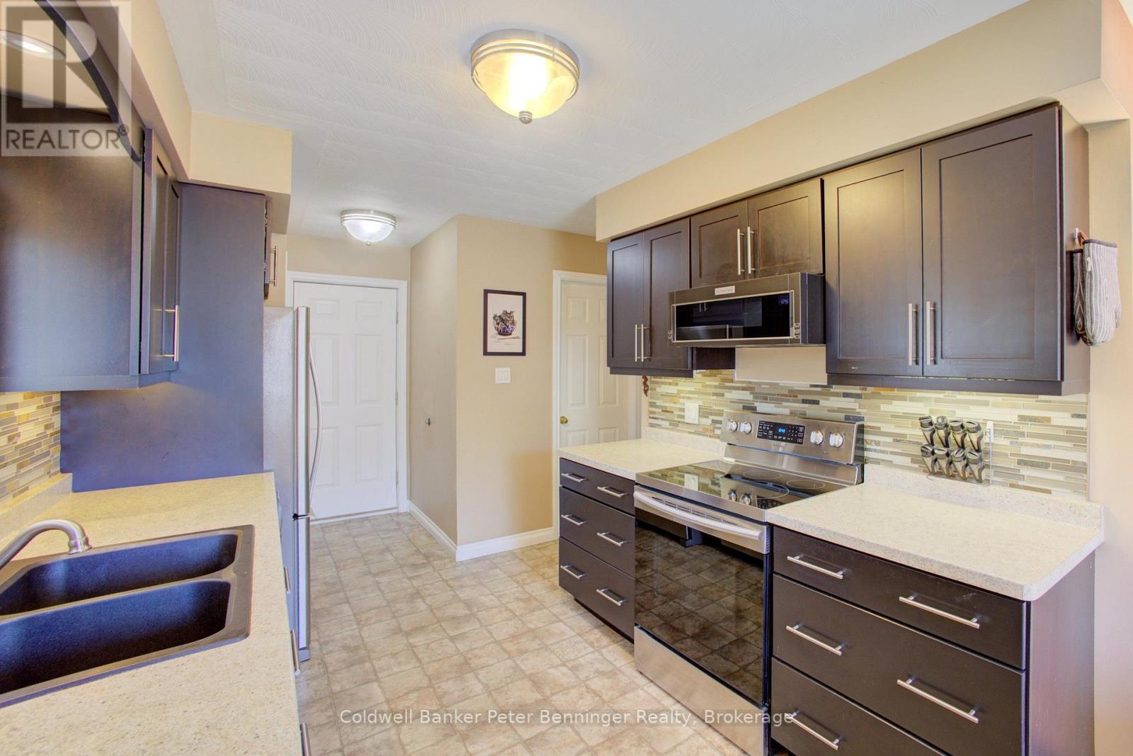 737 MACKENDRICK DRIVE - 13