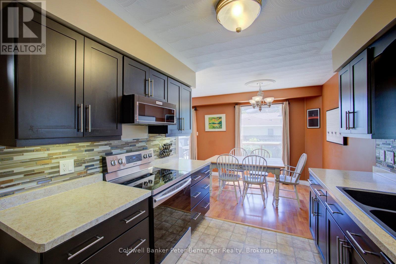737 MACKENDRICK DRIVE - 16