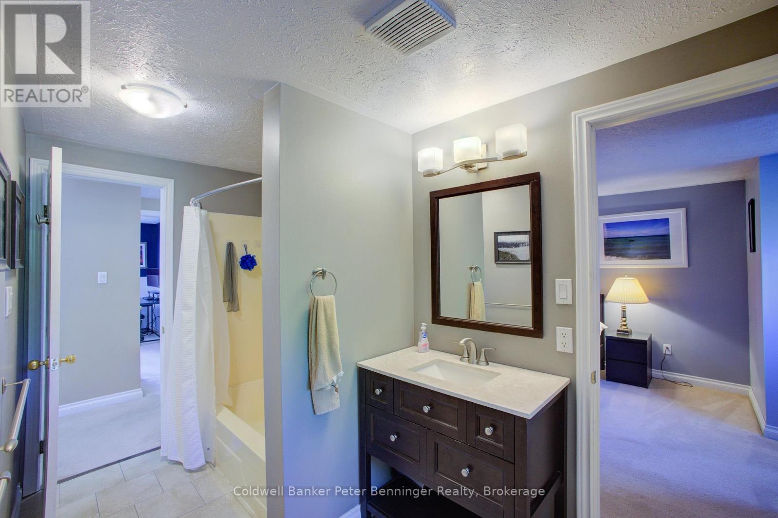 737 MACKENDRICK DRIVE - 23