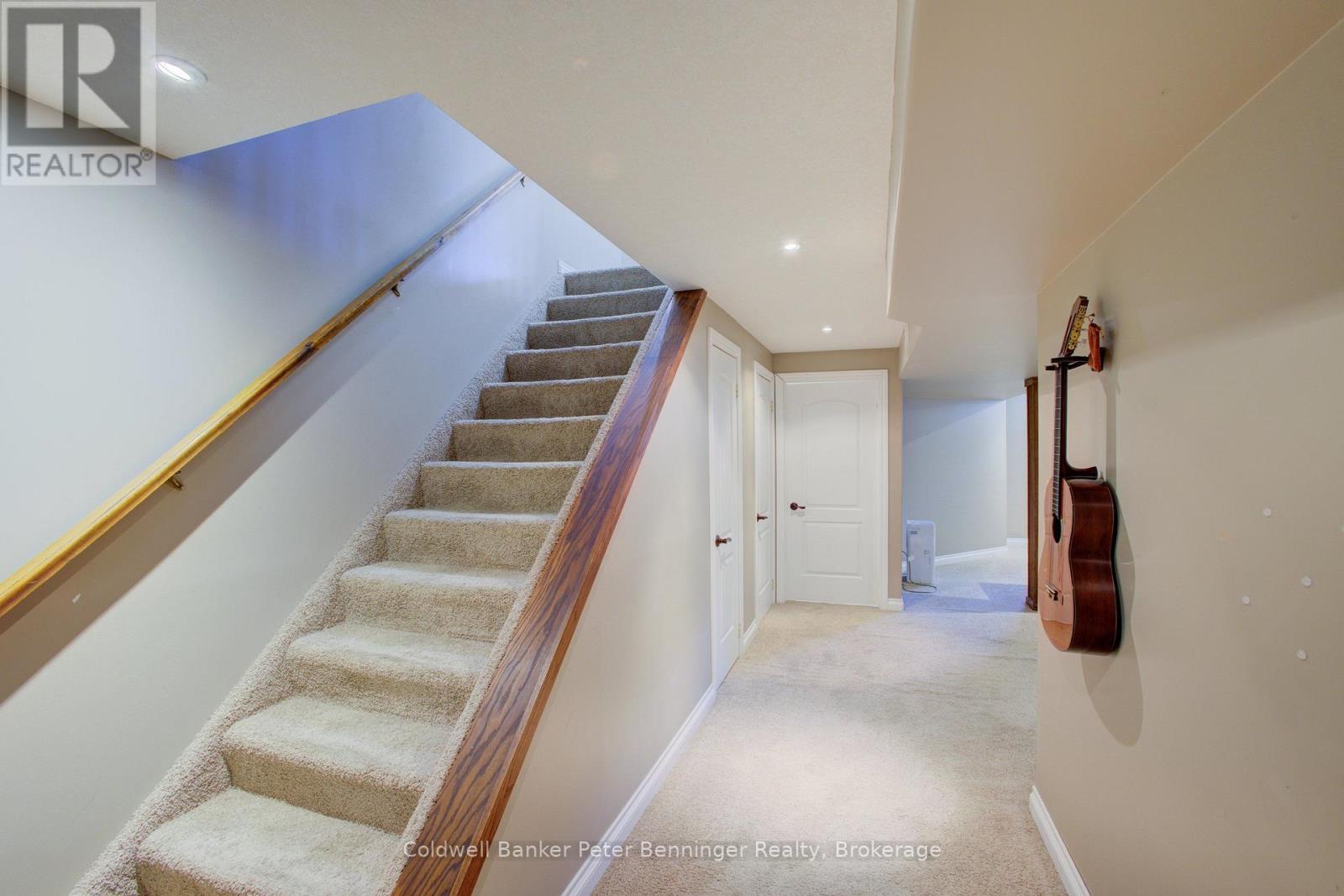 737 MACKENDRICK DRIVE - 26