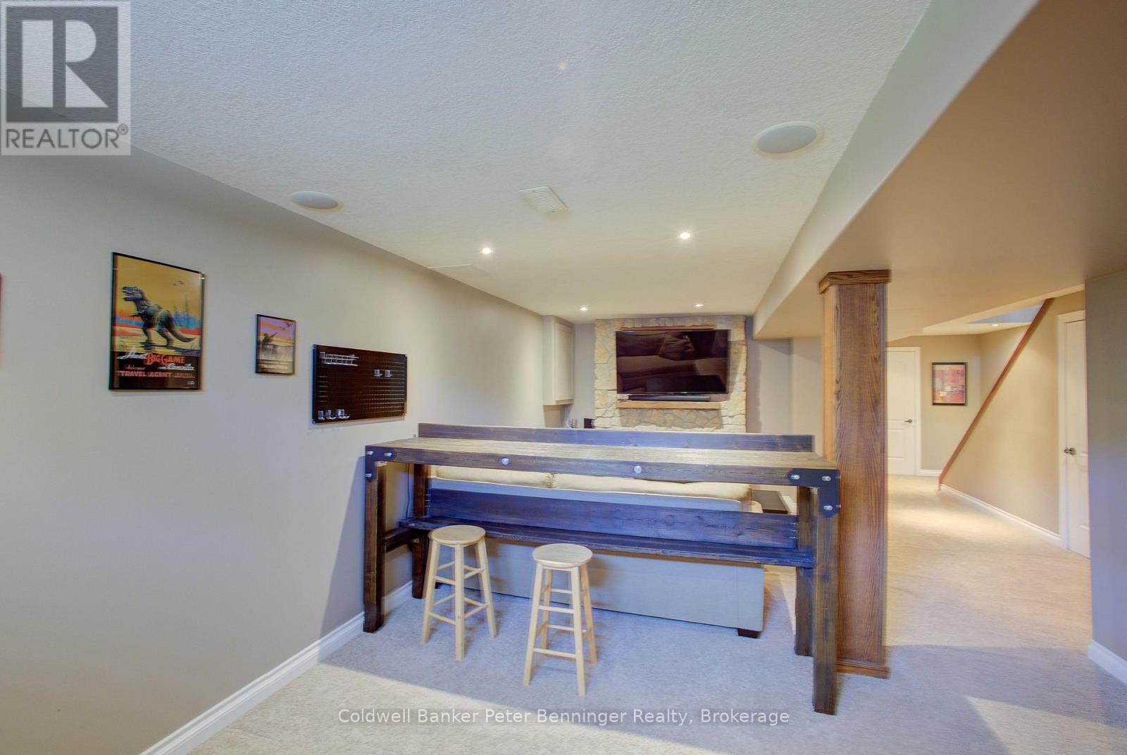 737 MACKENDRICK DRIVE - 31