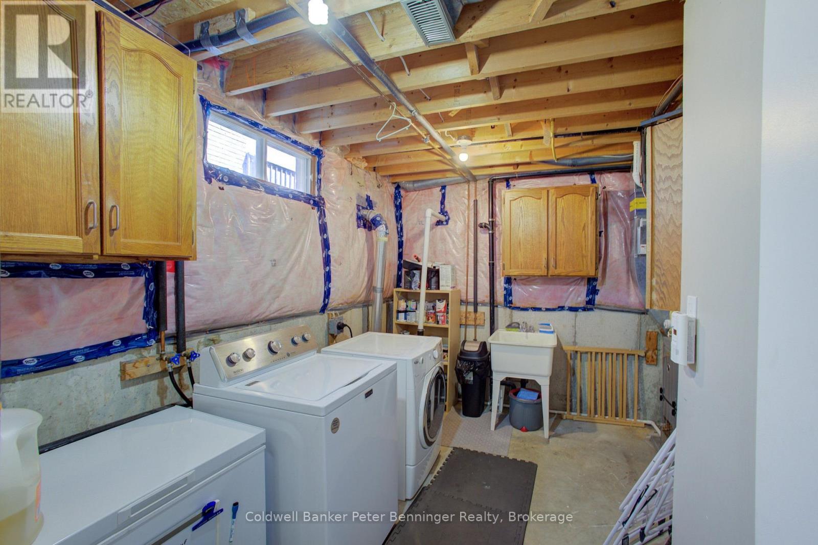 737 MACKENDRICK DRIVE - 33