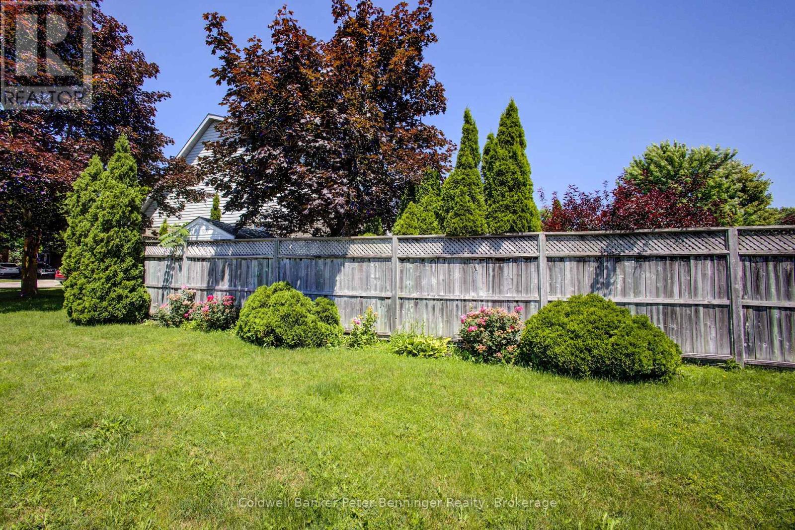 737 MACKENDRICK DRIVE - 35