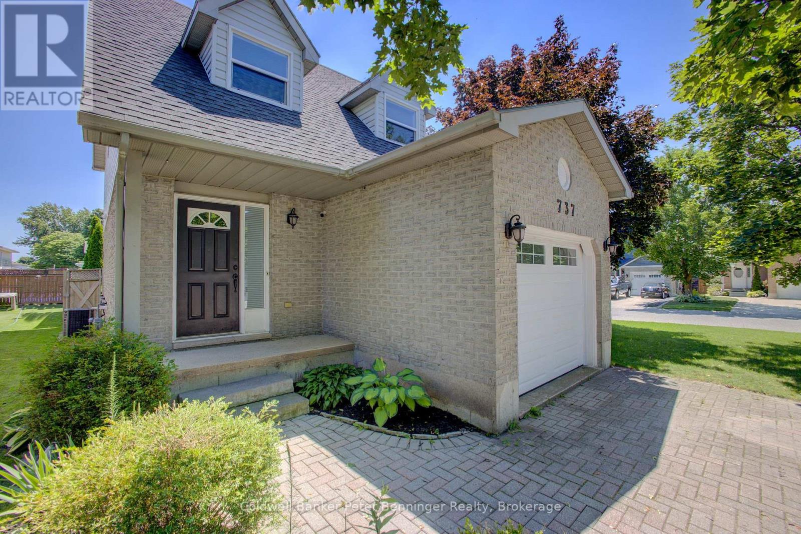 737 MACKENDRICK DRIVE - 4