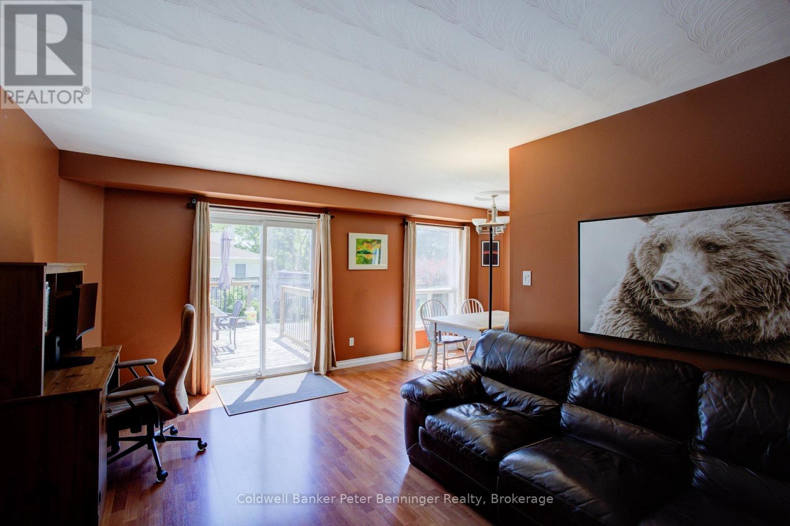 737 MACKENDRICK DRIVE - 7