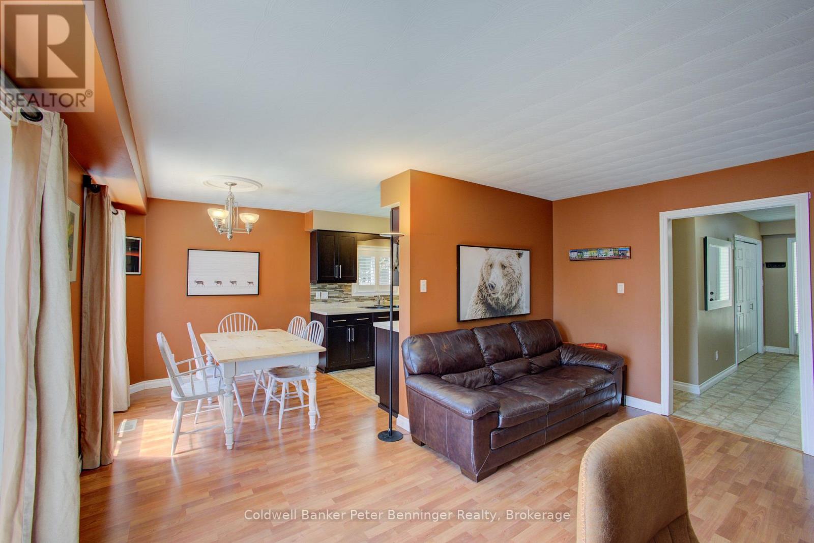 737 MACKENDRICK DRIVE - 8