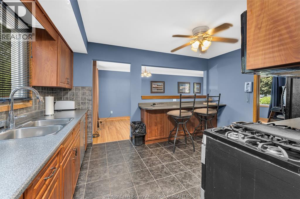 1865 Todd LANE - 20
