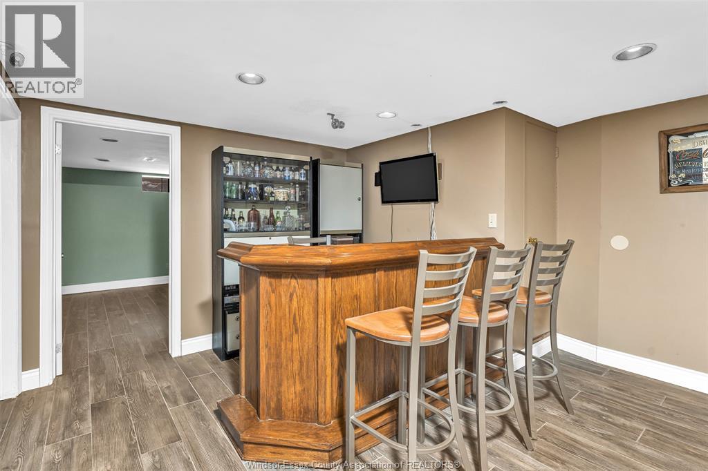 1865 Todd LANE - 32