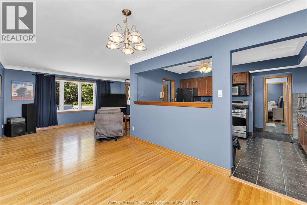 1865 Todd LANE - 18
