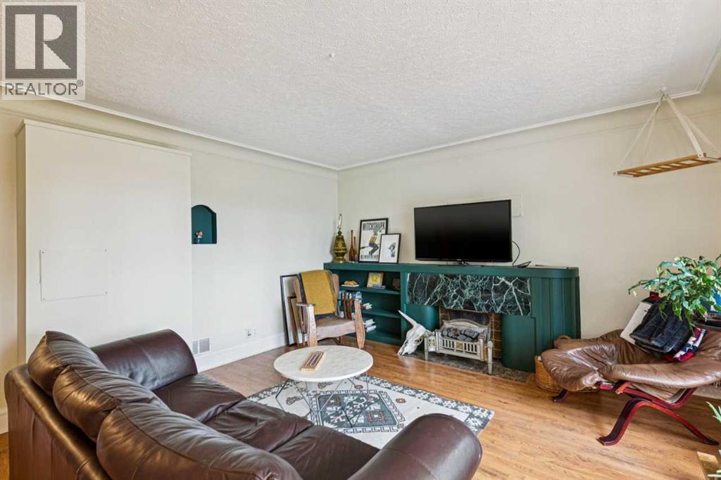 2128 17 Avenue SW - 8
