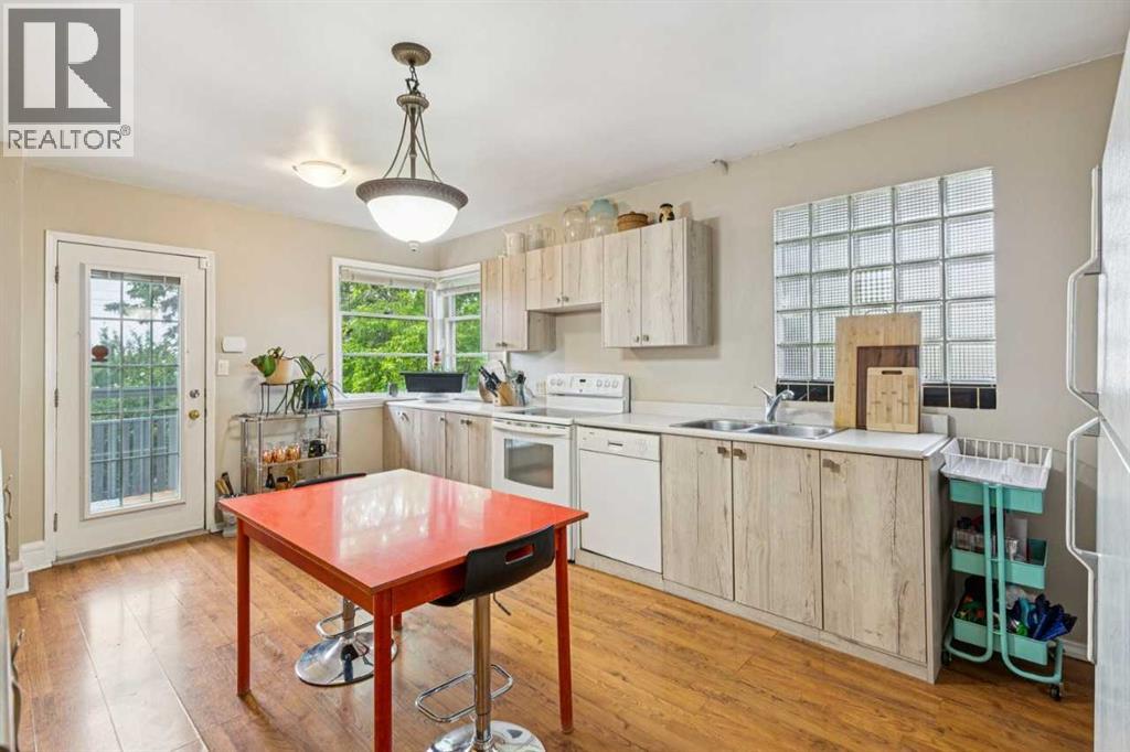 2128 17 Avenue SW - 5