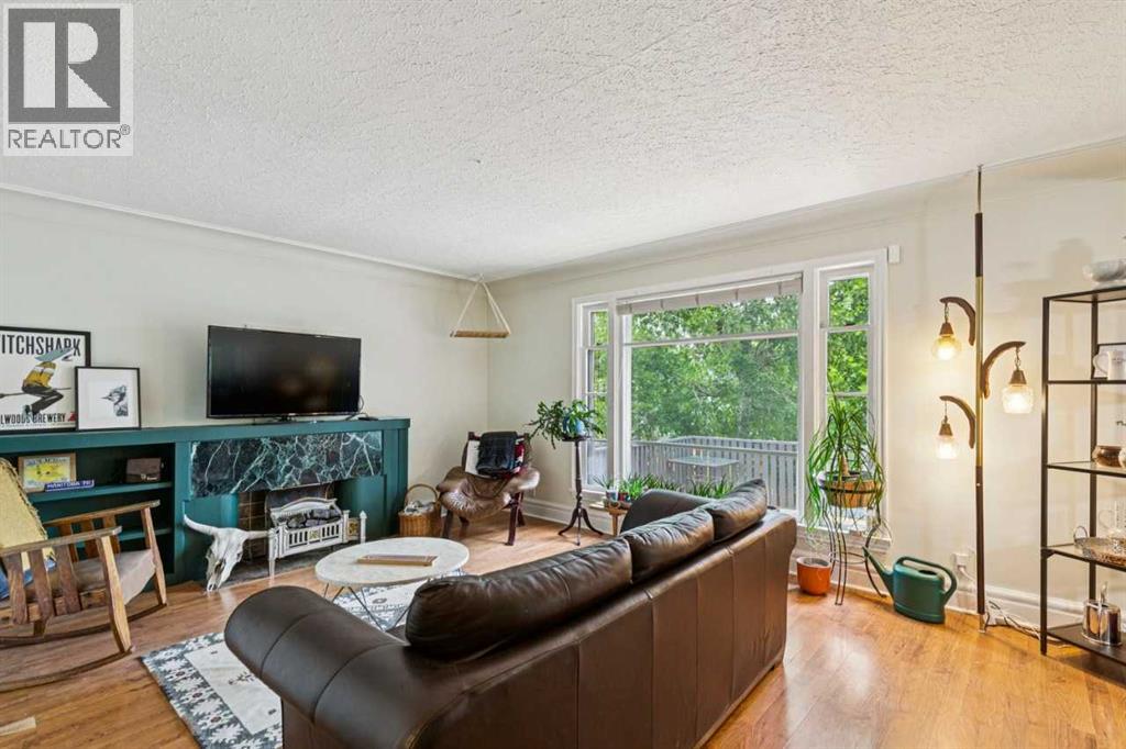 2128 17 Avenue SW - 4