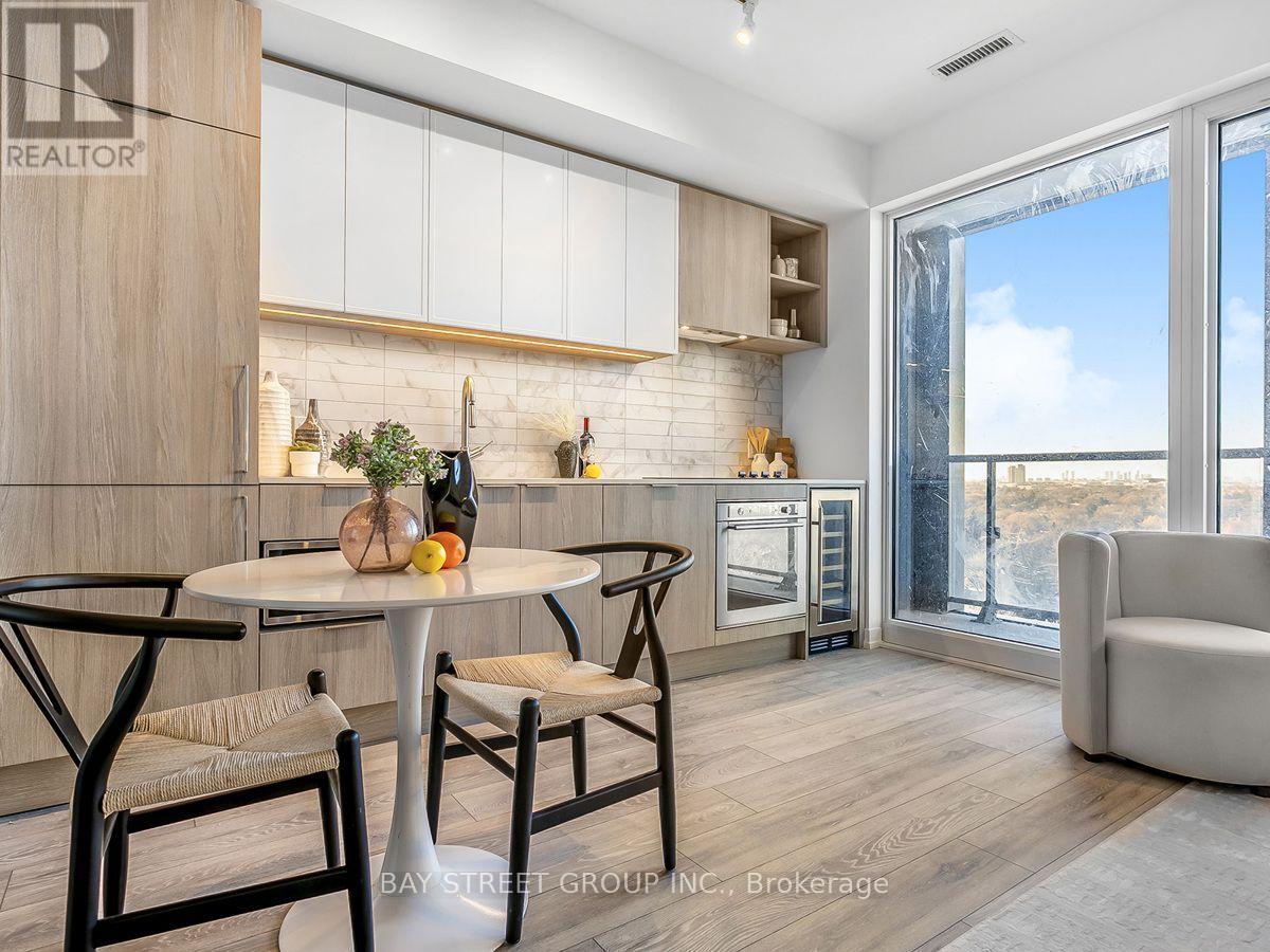 #1812 2020 BATHURST STREET - 1
