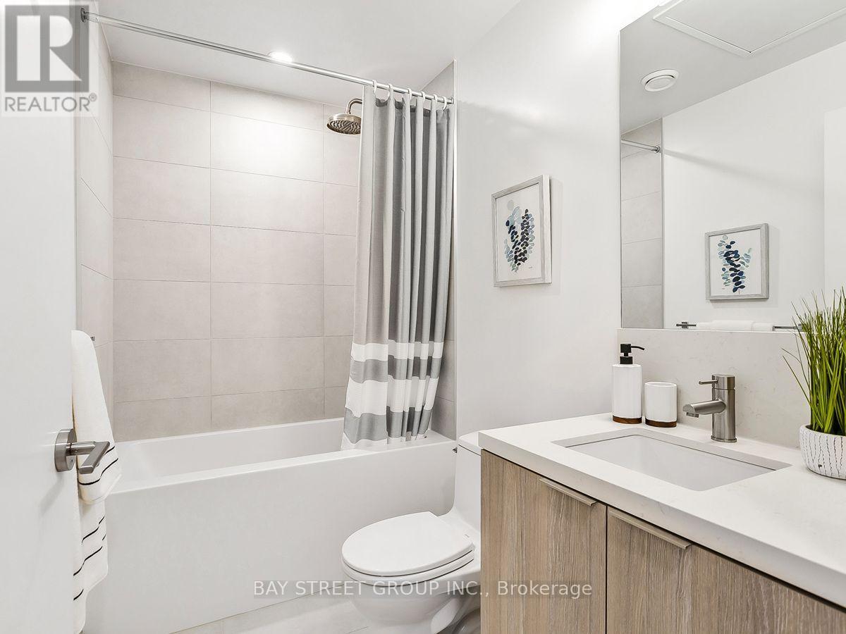 #1812 2020 BATHURST STREET - 10