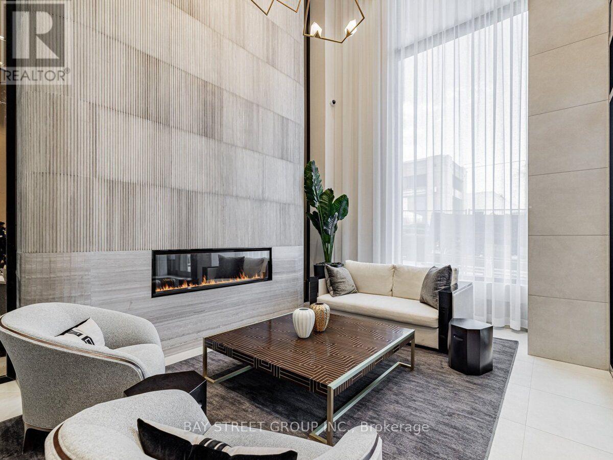 #1812 2020 BATHURST STREET - 14