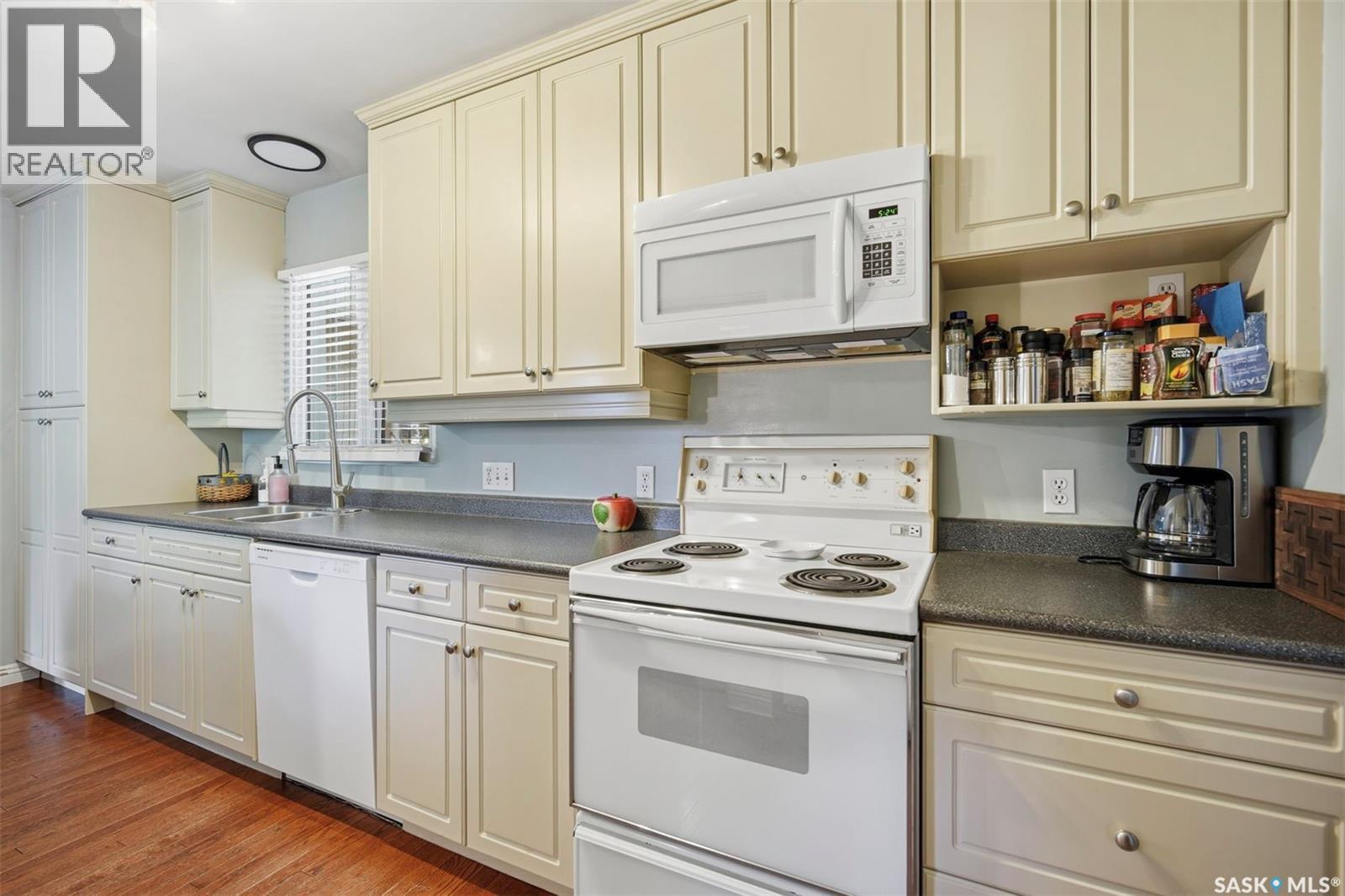 1921 Sommerfeld AVENUE - 14