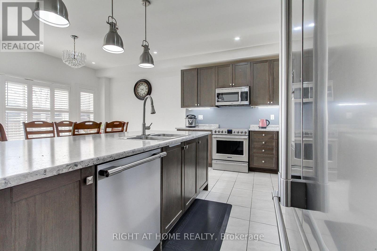 121 HUTCHINSON DRIVE - 17