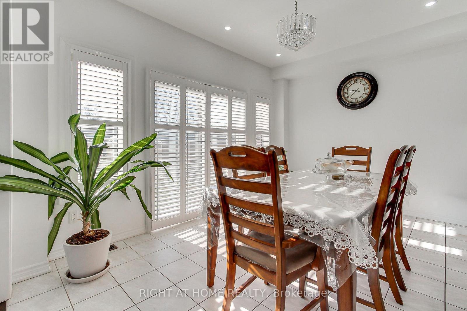 121 HUTCHINSON DRIVE - 19