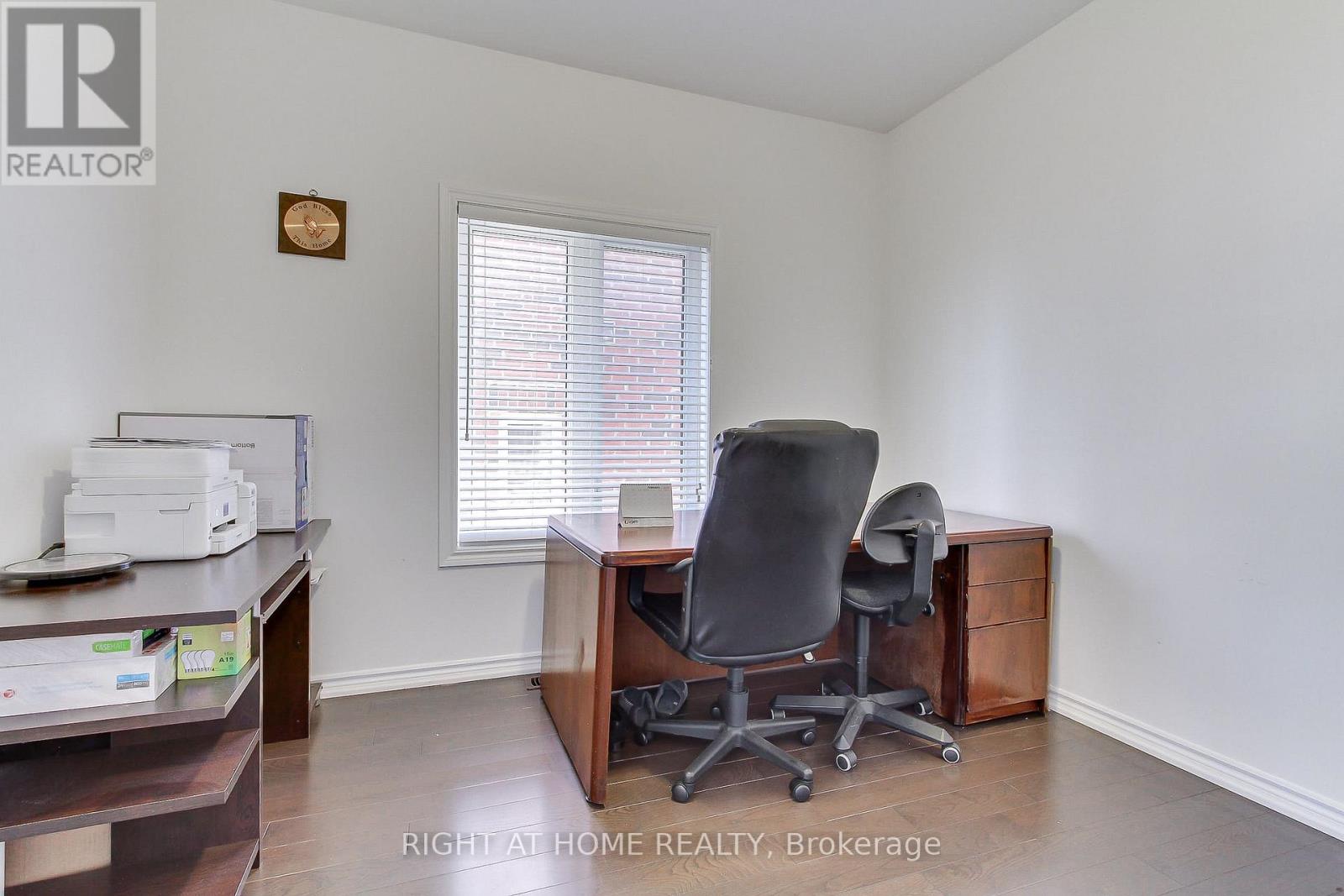 121 HUTCHINSON DRIVE - 23