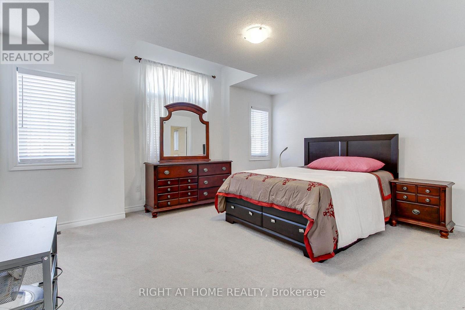 121 HUTCHINSON DRIVE - 33
