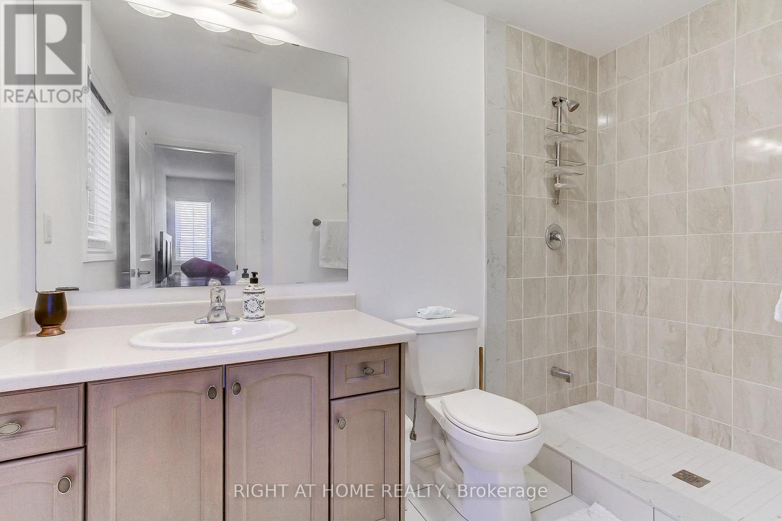 121 HUTCHINSON DRIVE - 35