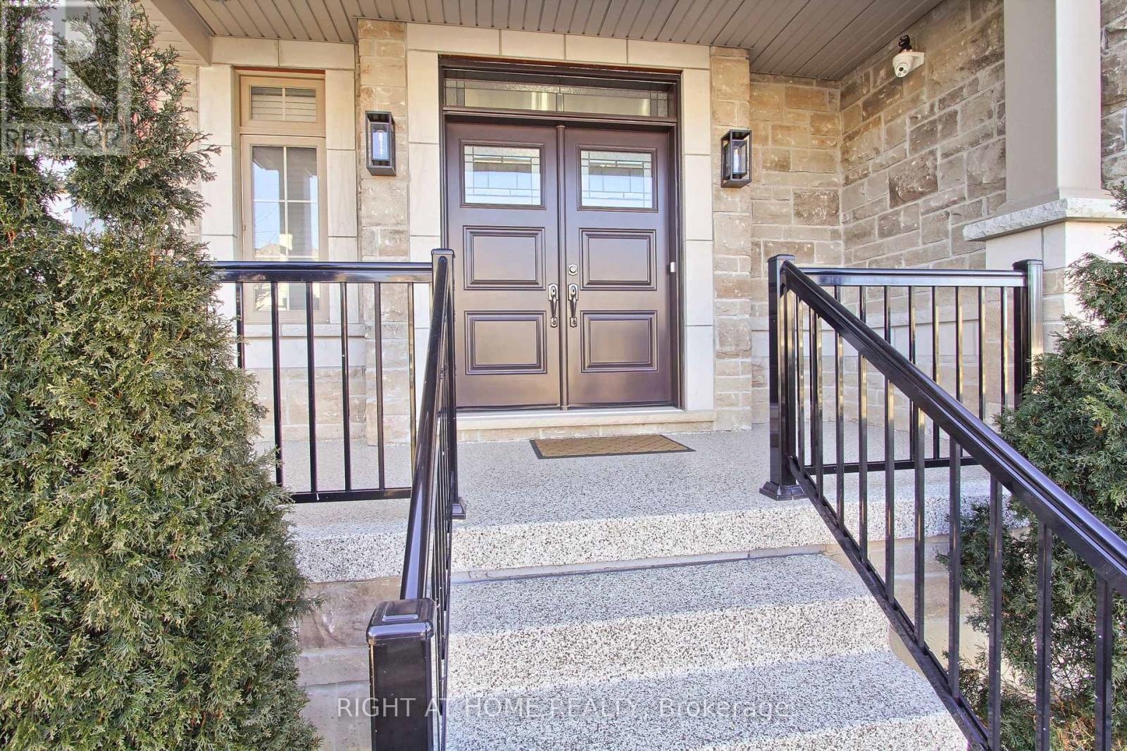 121 HUTCHINSON DRIVE - 5